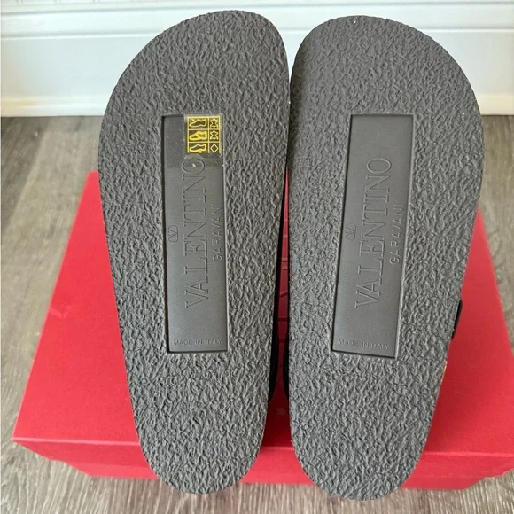 ❗️SOLD❗️Valentino Garavani Fussfriend double-strap leather slides buckle sandals - Picture 9 of 10